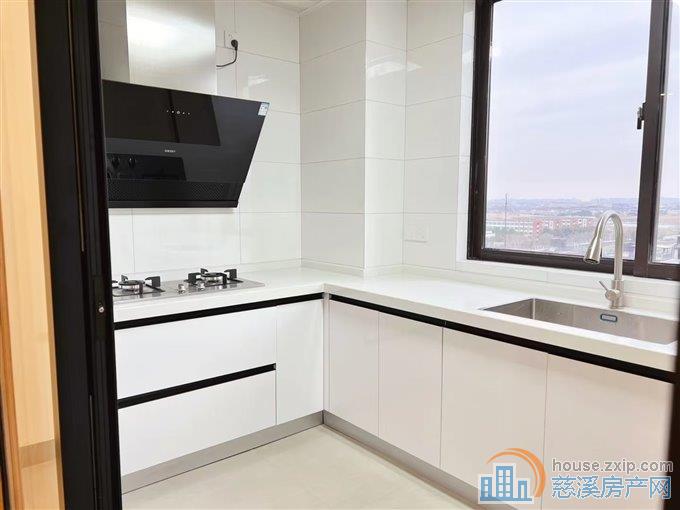 珑玥府112平精装3室2厅4500元/月