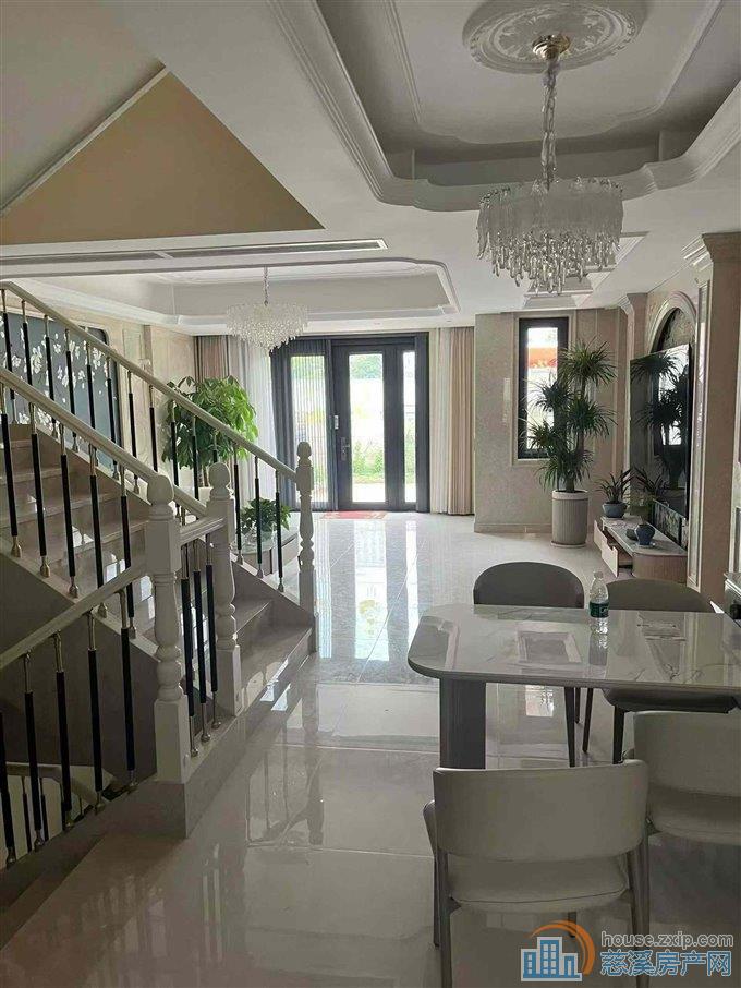 郡望府别墅292平豪装5层690万