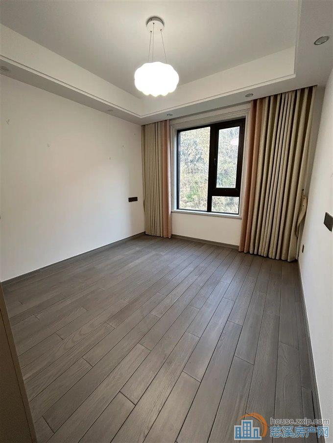 保利银杏小镇 精装127平方148万