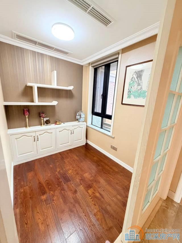 城市桃源 二室 有车位 拎包入住