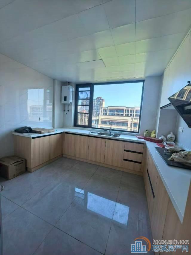  旦山府洋房楼层佳118平精装240万