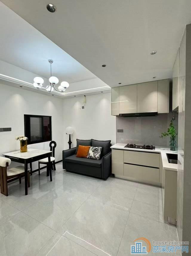 丽晶大厦边套62平豪装68.8万