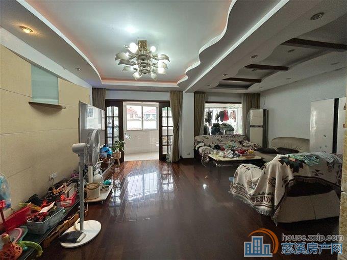 华泰苑161平方139万 带车库