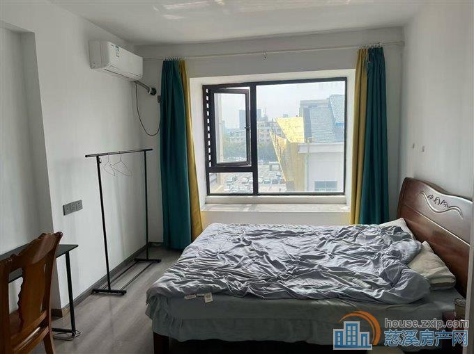 誉林府精装三室二卫2600元/月