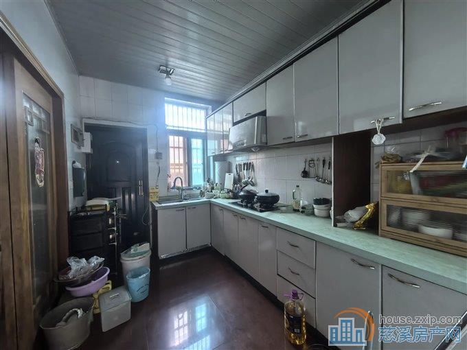 吉祥路30弄133平198万满五唯一