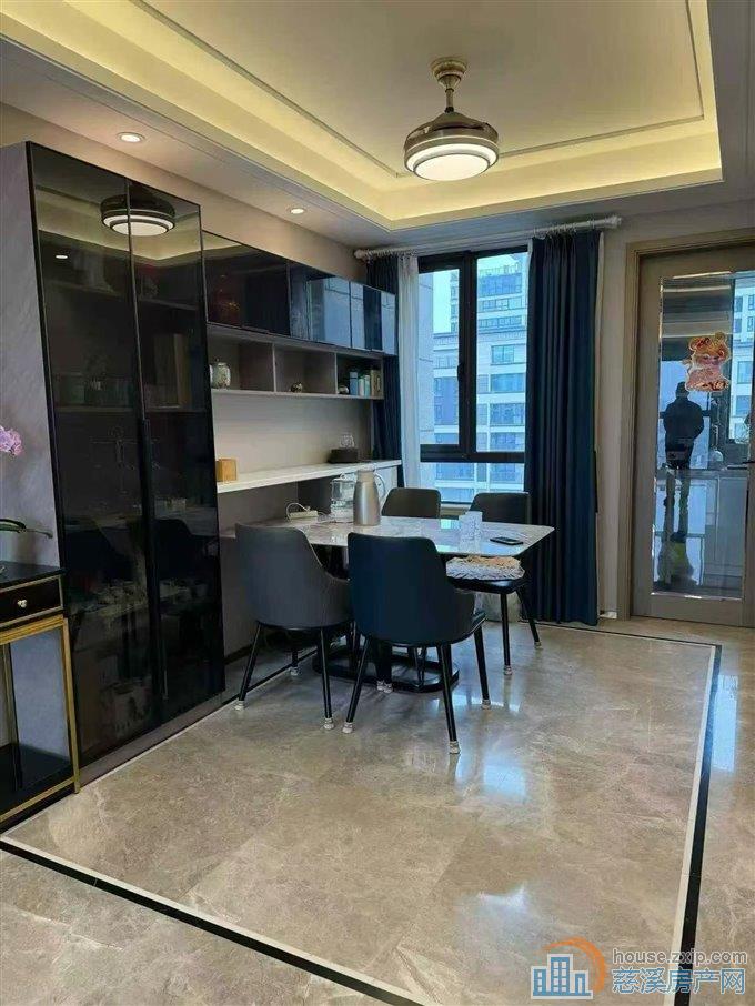 中海湖心半岛花苑豪装湖景房可看明月湖直接