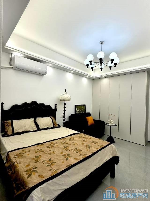 金山西区位置佳产证55平豪装85.8万