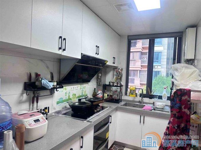 金色港湾总高6层纯洋房中层精装带车位