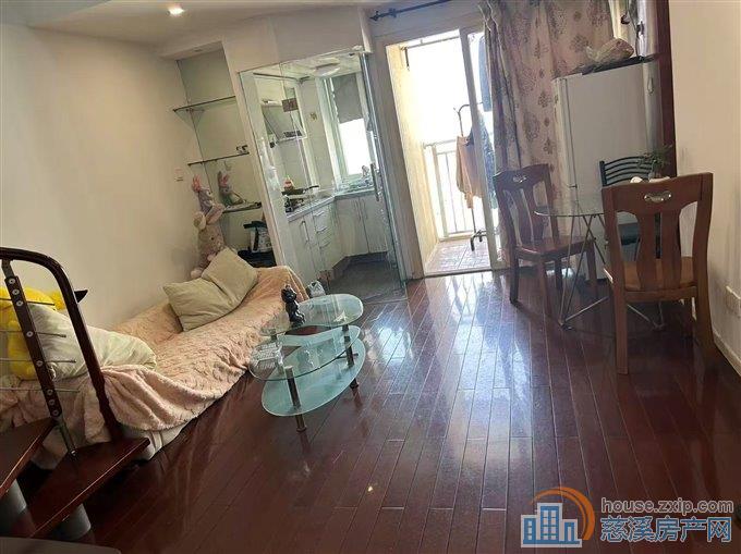 古塘金苑复式一室一厅朝北1600元/月