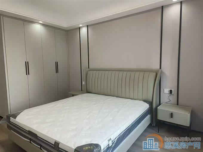 红星檀府东区洋房三室二卫6800每月