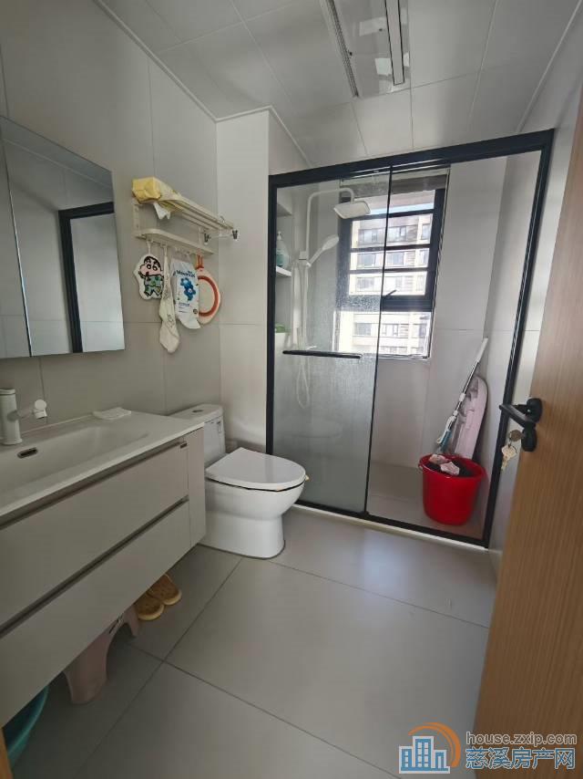 珑玥府143平自住精装298万车位