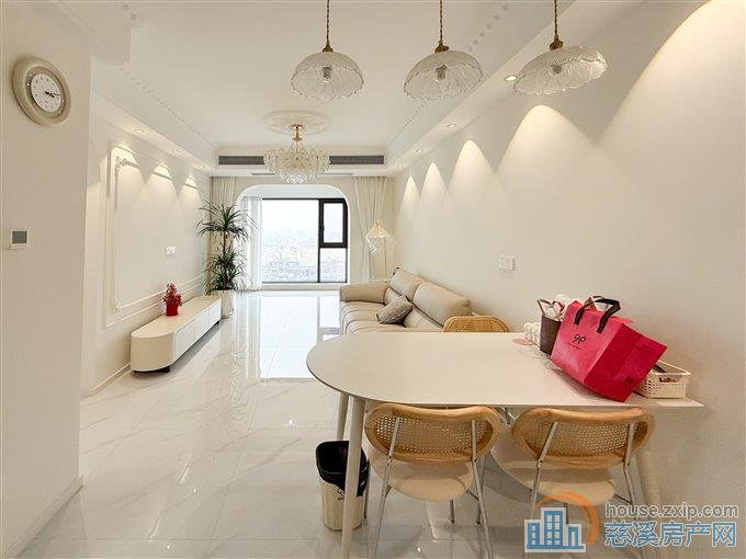 红星天铂佳苑93平99.8万送车位精装