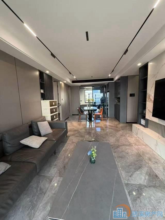 珑玥府 112平精装 188万