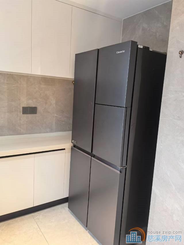 银杏小镇141平方婚装车位172.8万