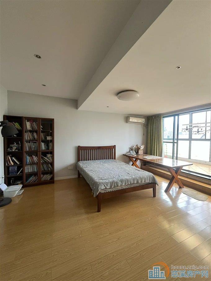 天和家园西区 精装修 147平 126万