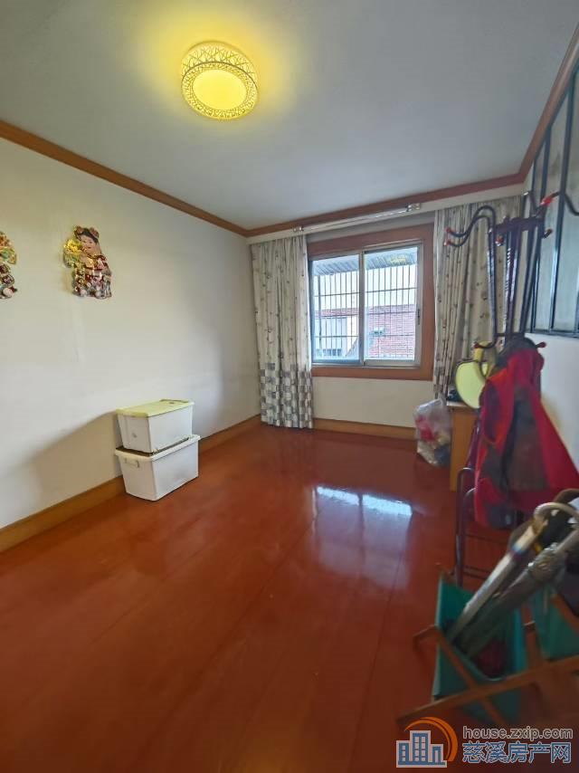 慈兴小区3楼74平储藏间精装两室60万