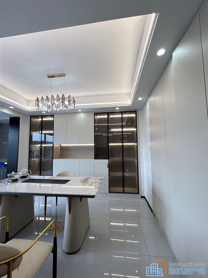 红星檀府东区3室2卫全新精装