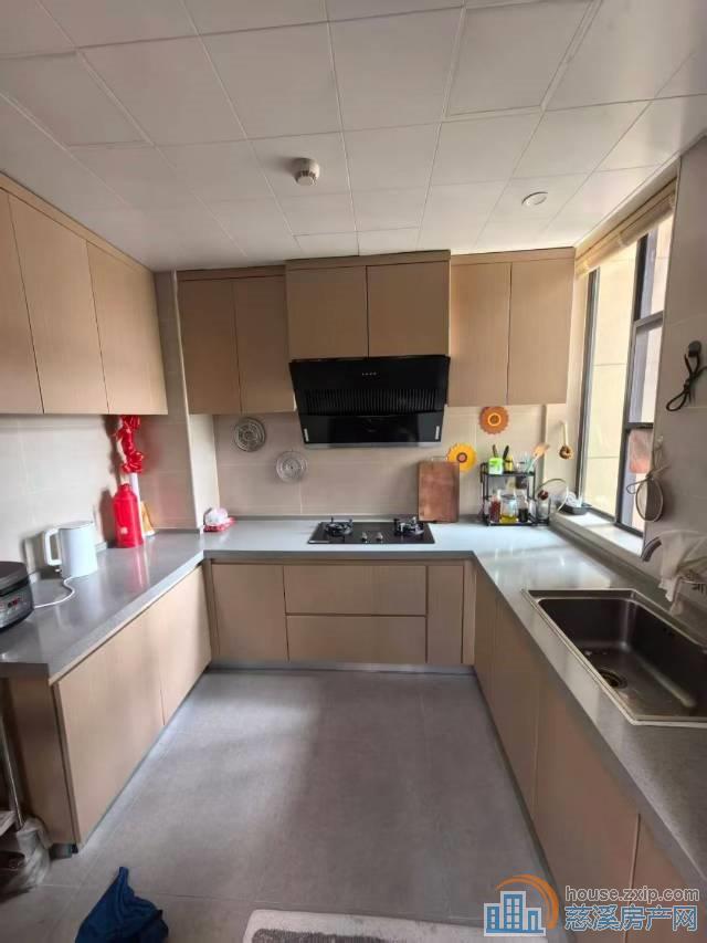 峙山公园旁云汇堂99.6平六楼82.8万