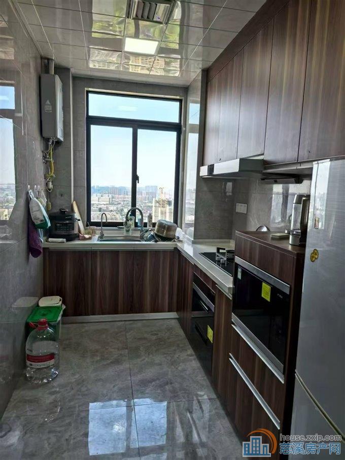   阳光城二期128平方139万