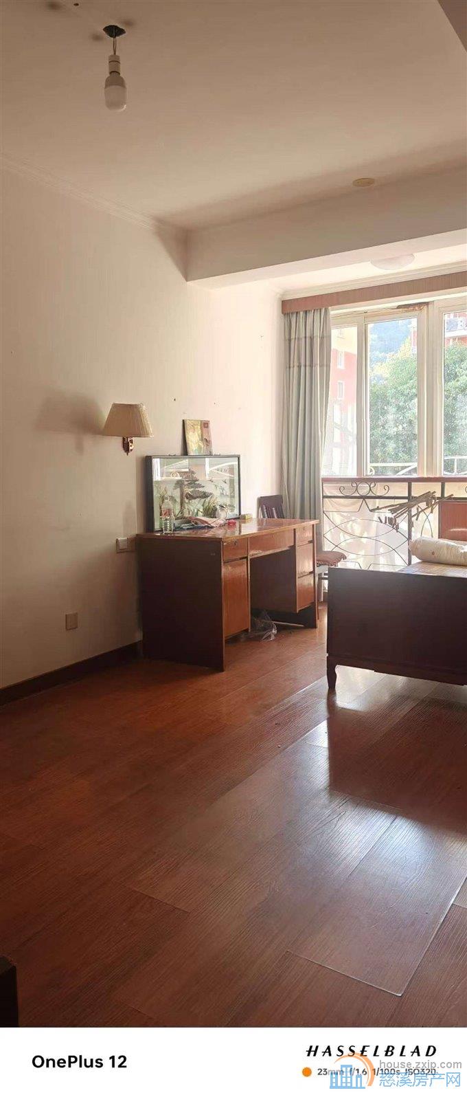 景和家园1楼64.6平十架空层56万