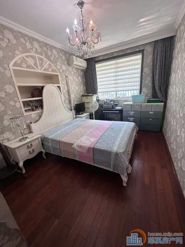 恒大对面 舜韵华庭 精装修 带车库