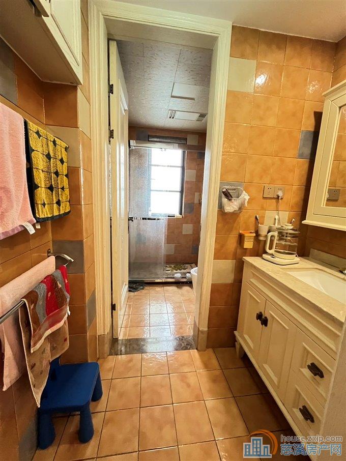 金仕华庭124平自住精装176万