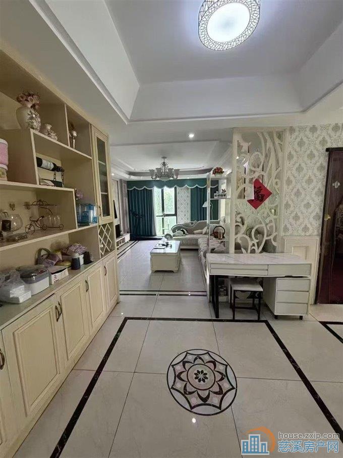 界牌新村138平110万➕储藏间