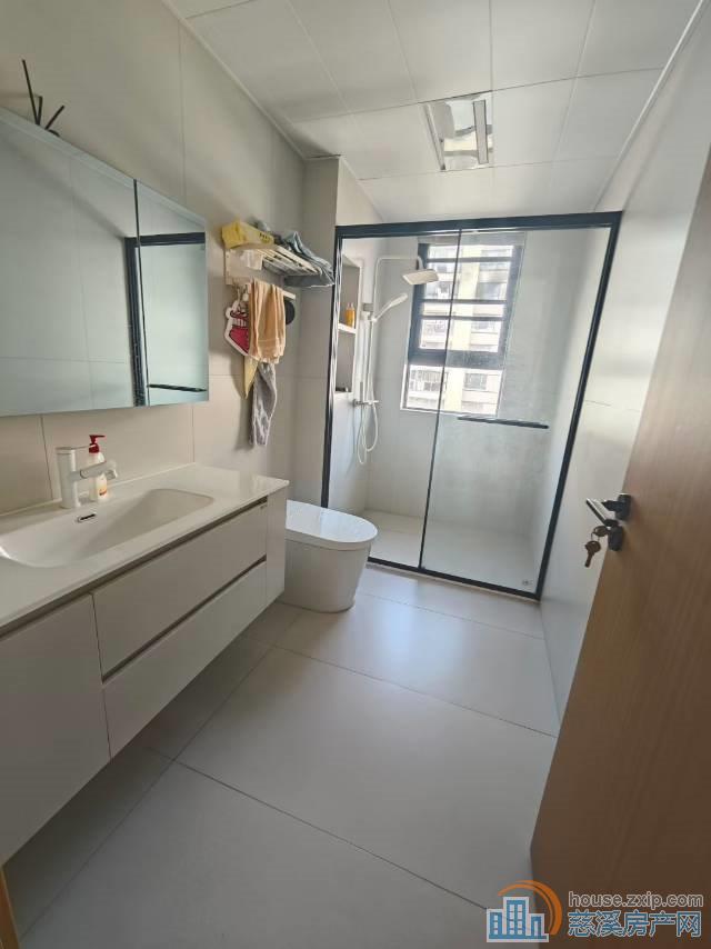 珑玥府143平自住精装298万车位