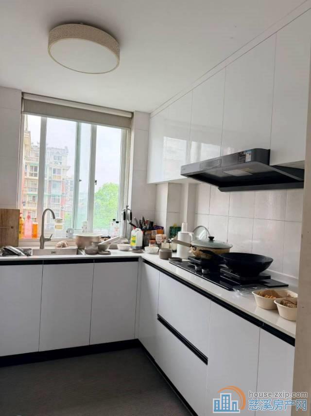 捡漏景和家园东区精装3楼89平带车库