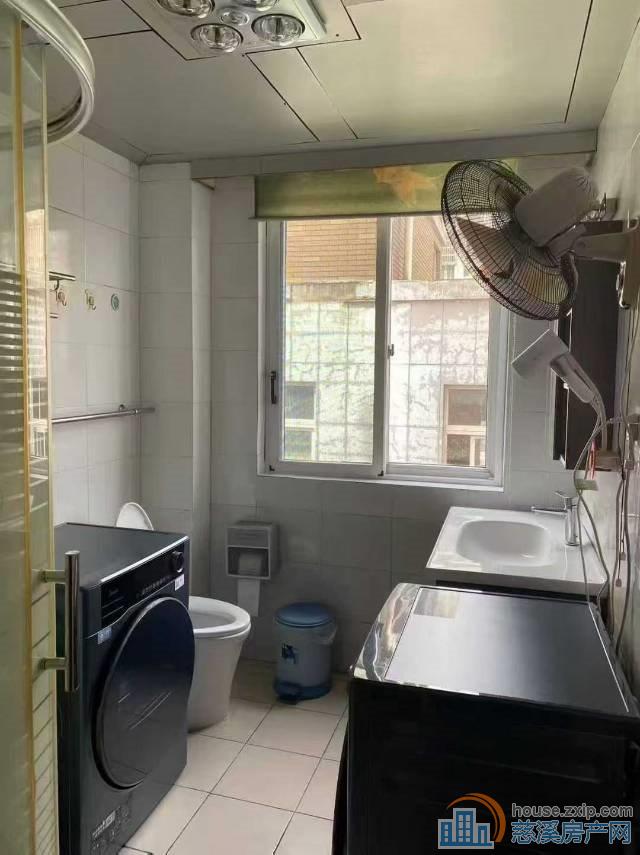 景和家园东区89平边套二楼精装66.6万