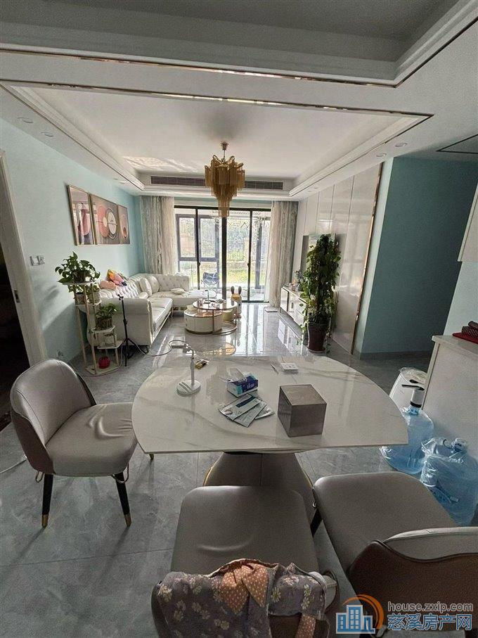 珑玥府1楼接地气