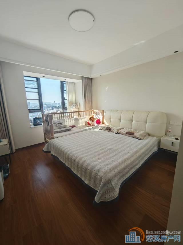 珑玥府143平自住精装298万车位