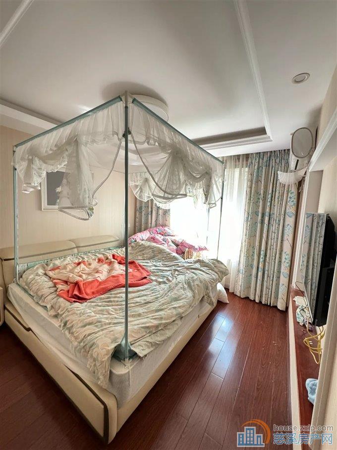 城市桃源90平105万带阁楼两居室