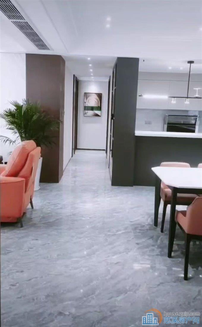 泊景庭洋房143平豪华装修220万