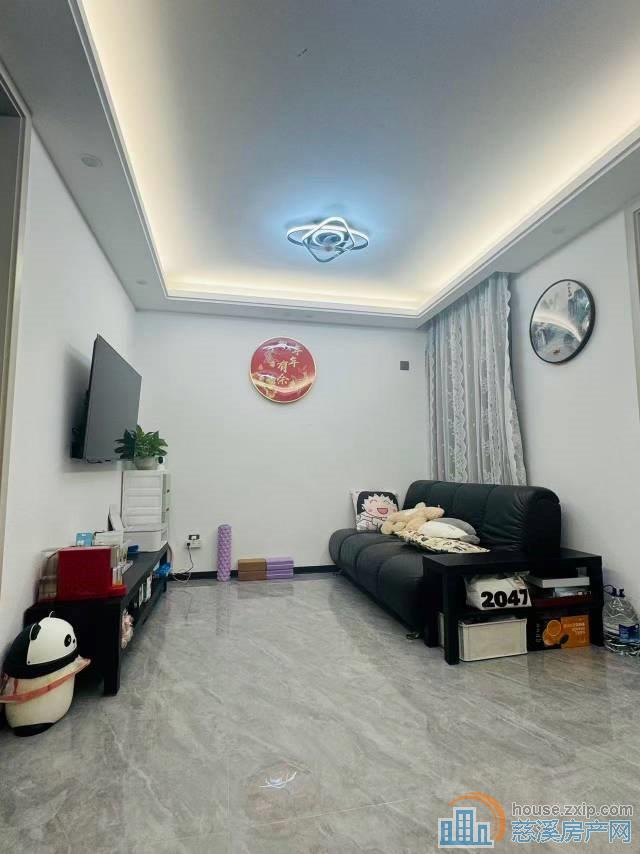 城东新村2楼精装64平架空层可读书