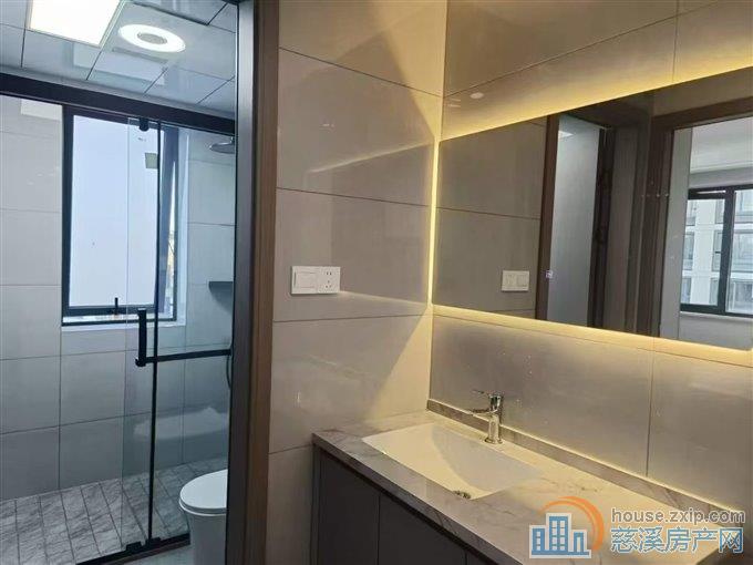 红星檀府东区洋房三室二卫6800每月