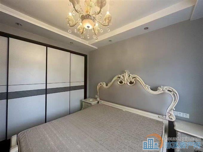 和润公寓60平现代精装可读书86万