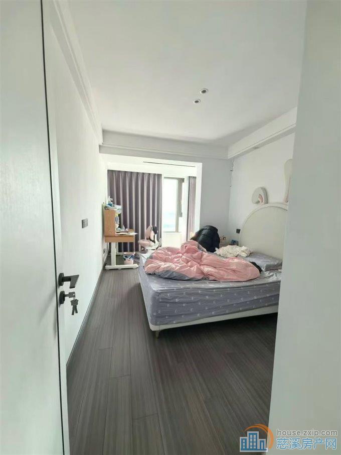 誉林府114平自住精装238万满2年