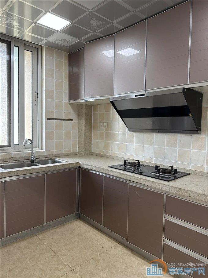 梵石花园124平106万精装修