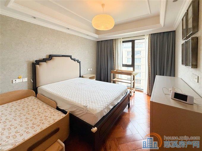 绿城玫瑰园272平680万豪装带双车位