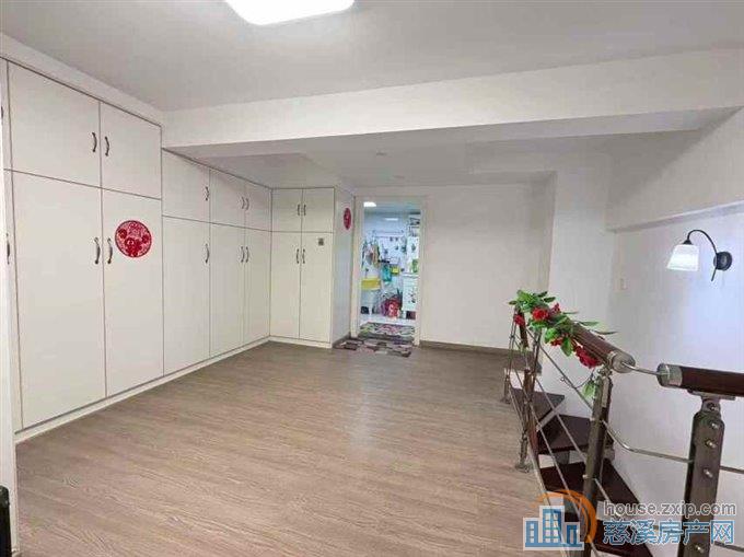 一品空间 朝北 精装修上下复式