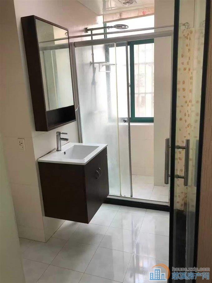丽都苑精装三室二厅2800元/月