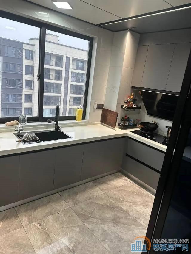 急卖 珑玥府112平方188万精装修