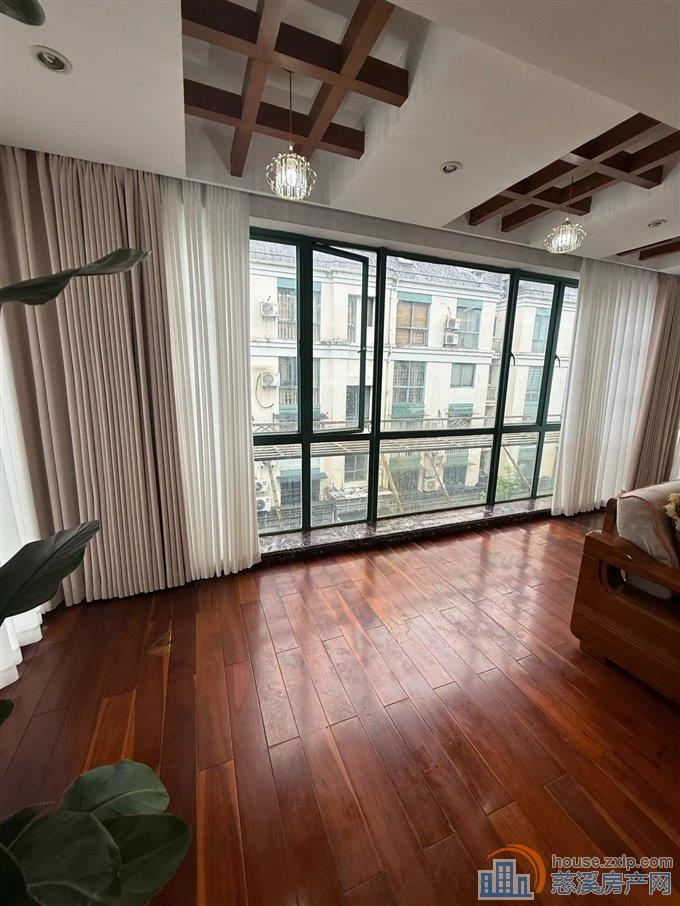 金旦花园238平338万三复四复五带阁楼