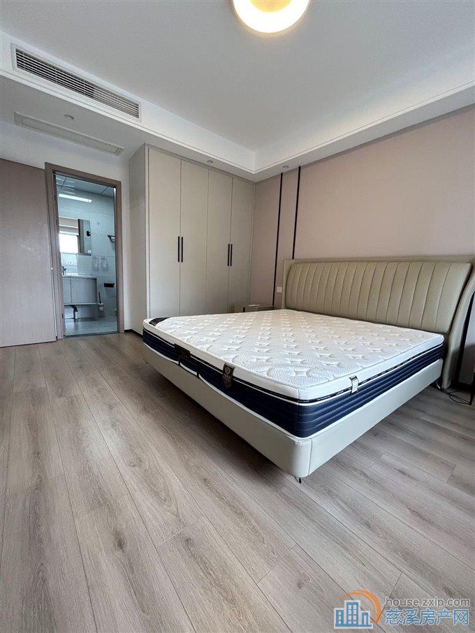 红星檀府东区3室2卫全新精装