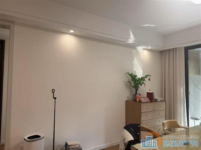 紫荆府精装修中间楼层124平225万直接