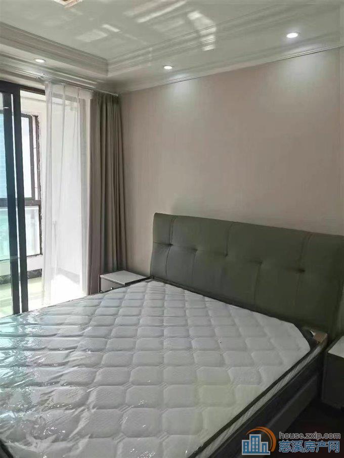 嘉景苑朝南一室一厅1600元钥匙在