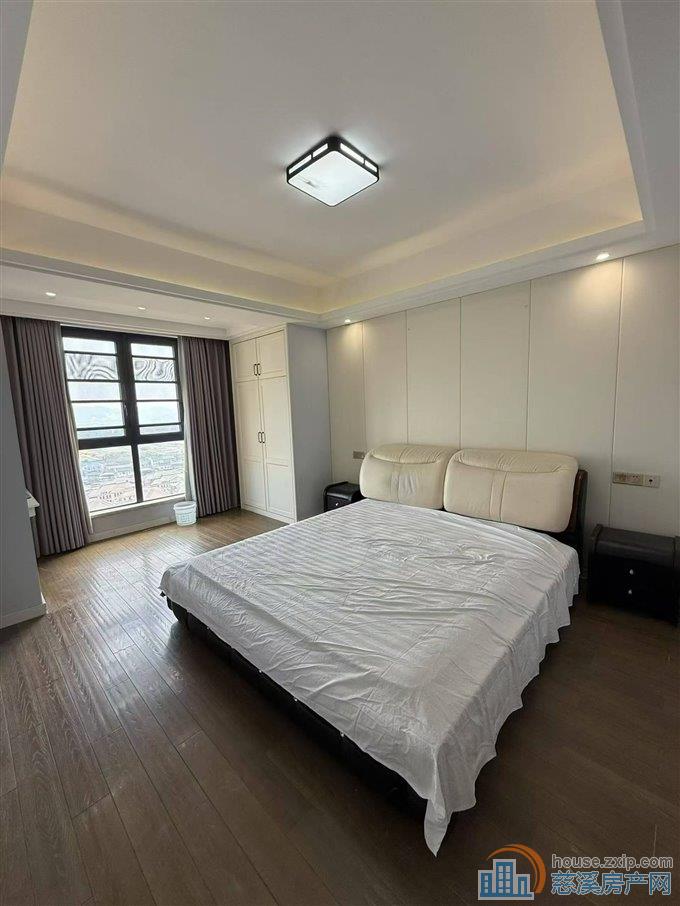 峙山庄园黄金楼层135平精装119.8万