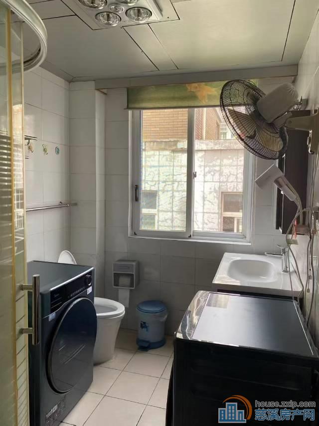 景和家园东区89平边套二楼精装66.6万