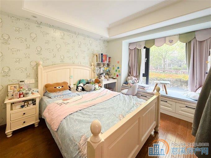 急卖 金仕华庭 精装 三开间朝南